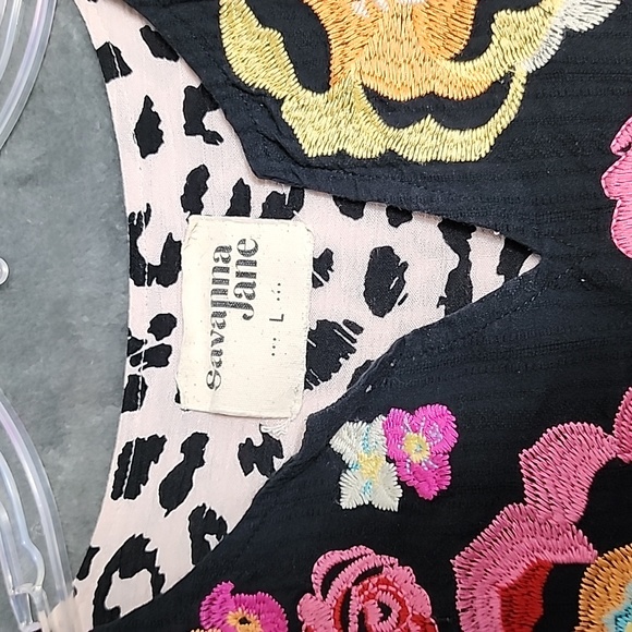 Savanna Jay Boho Embroidered floral Blouse - Picture 4 of 6